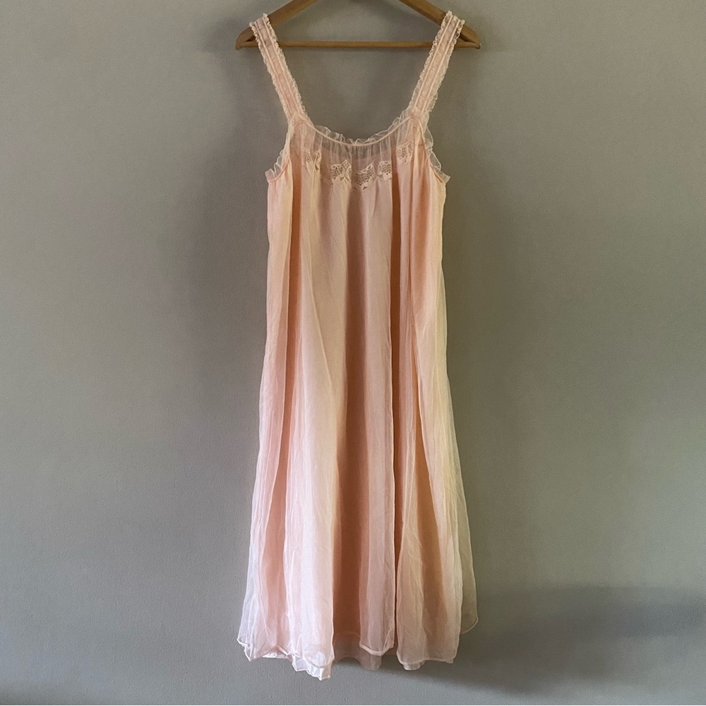 Vintage Van Raalte Peach Nylon Lace Lined Slip Dress Nightgown Fairy Feminine 34